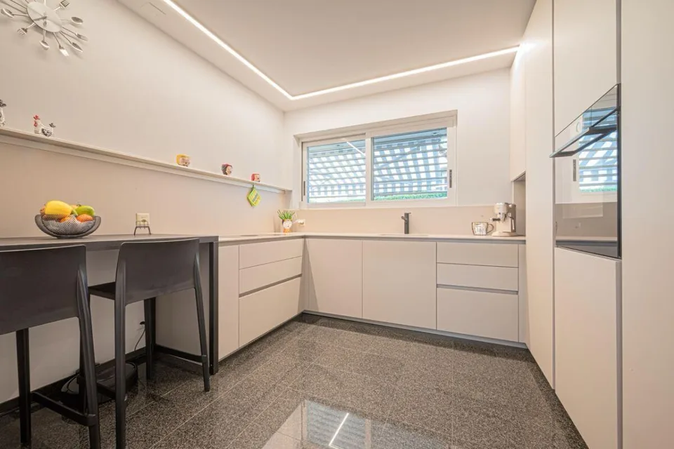 Elegante appartamento maisonette con doppio giardino a Montagnola |... – Foto 6 von 14