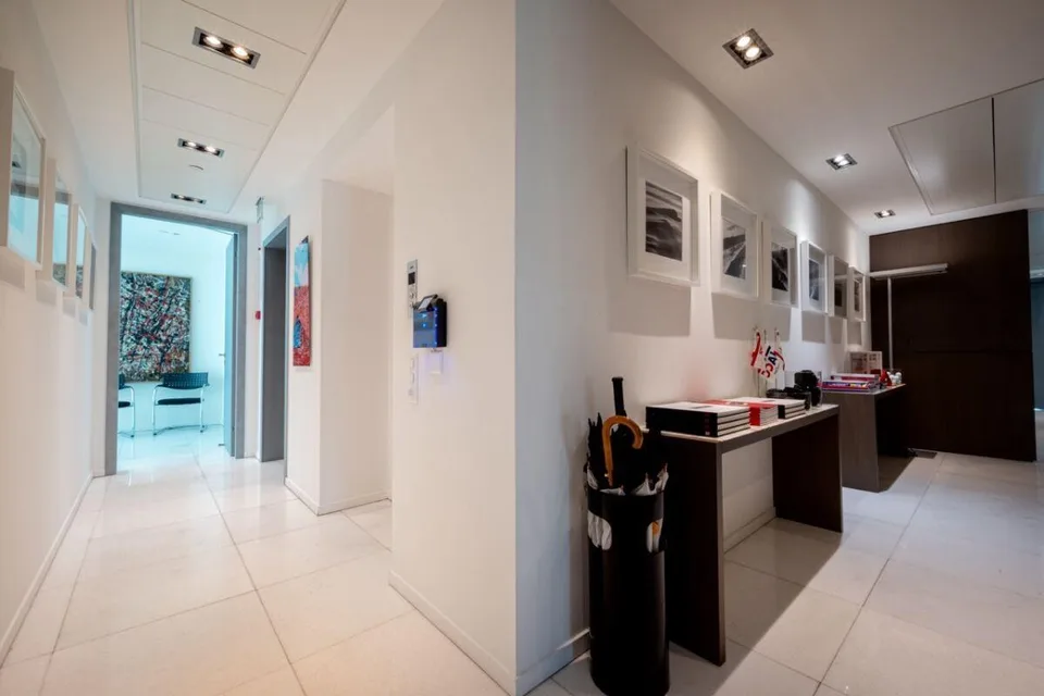 Prestigious lake-view office within Palazzo Mantegazza | Prestigios... – Foto 8 von 14