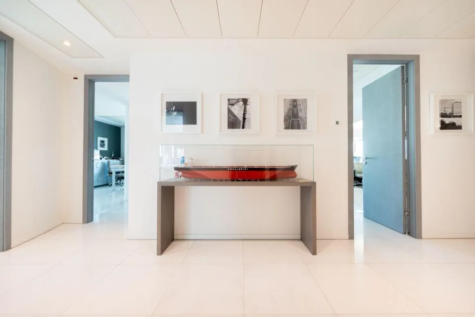 Prestigious lake-view office within Palazzo Mantegazza | Prestigios...