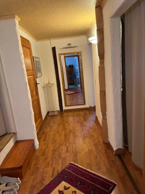 Dachwohnung in einem Riegelhaus im Züri-Wyland