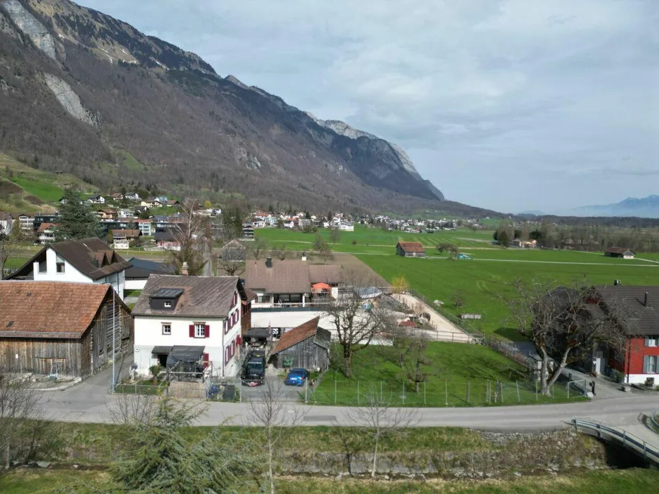 Zweifamilienhaus mit Baulandreserve, Kirchgass 13, 9468 Sax