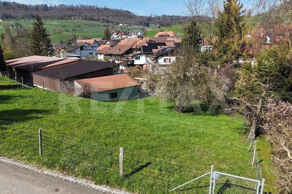 667 m² Bauland, voll erschlossen, im sonnigen Mettauertal