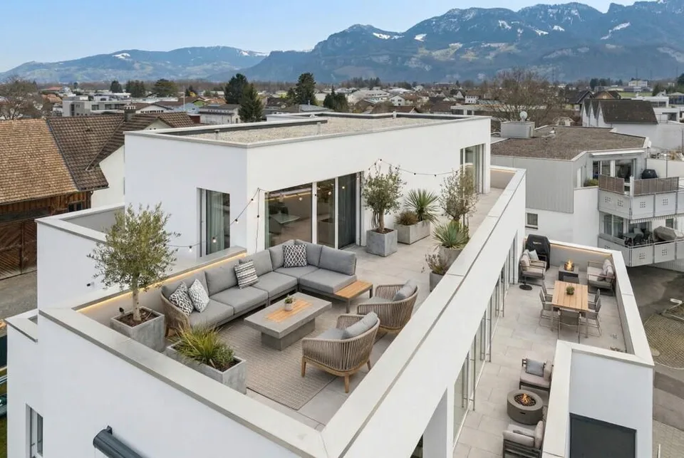 Attikatraum mit Weitblick und grosszügiger Terrasse