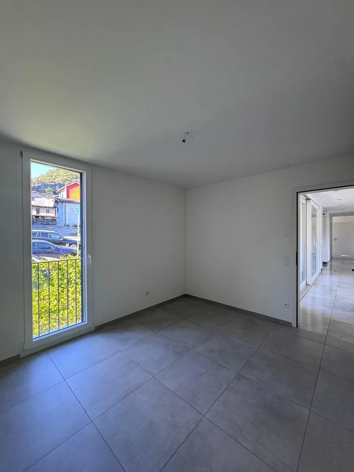 Vendesi appartamento di 4.5 locali con terrazza a Gorduno – photo 15 of 23