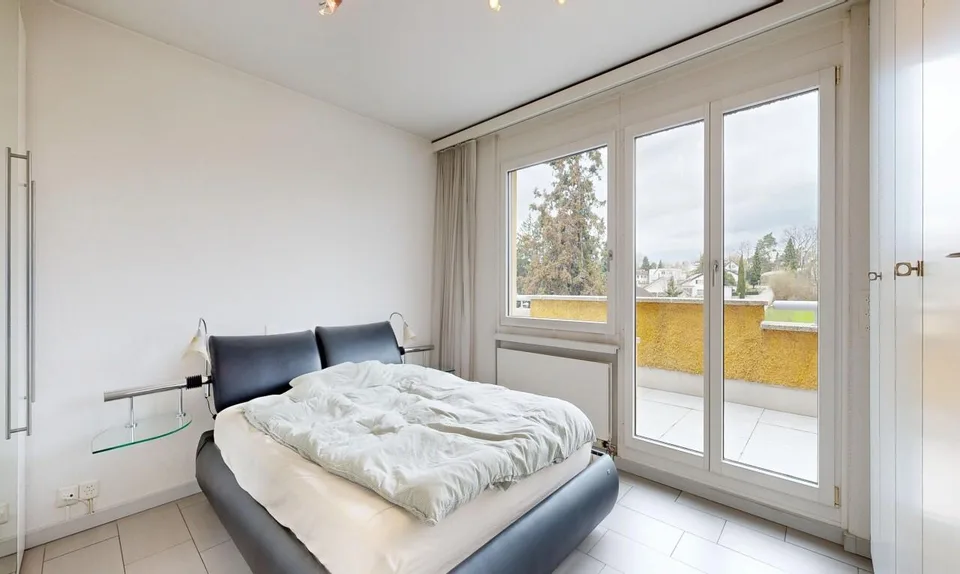 Attraktive 4.5-Zimmer-Attikawohnung mit sonnenverwöhnter Terrasse – Foto 8 von 25