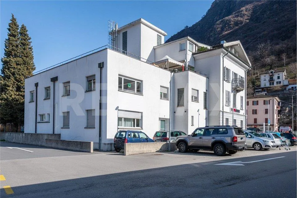Edificio commerciale e residenziale con reddito stabile – Foto 6 von 13