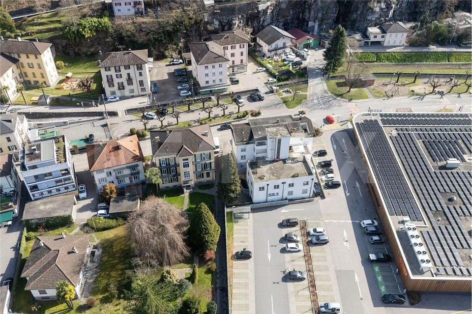 Edificio commerciale e residenziale con reddito stabile – Foto 10 von 13