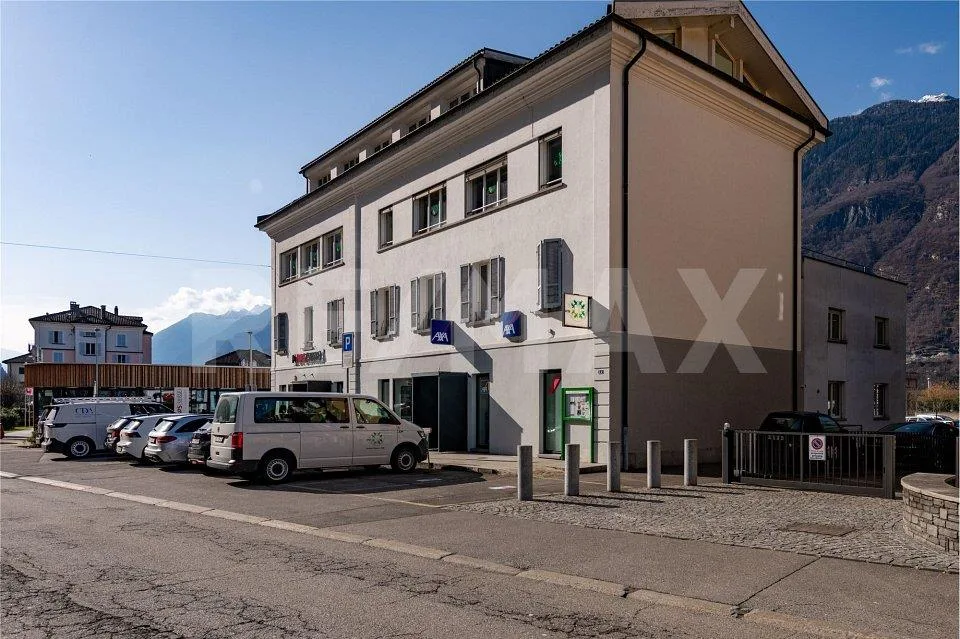 Edificio commerciale e residenziale con reddito stabile – Foto 13 von 13
