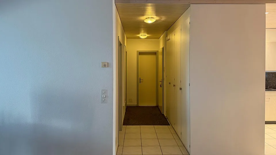4½-Zimmer-Wohnung mit Balkon in ruhigem Quartier viel Platz – foto 11 di 12