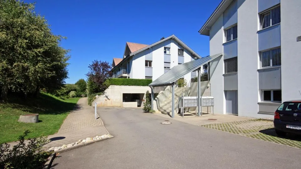 4½-Zimmer-Wohnung mit Balkon in ruhigem Quartier viel Platz – foto 9 di 12