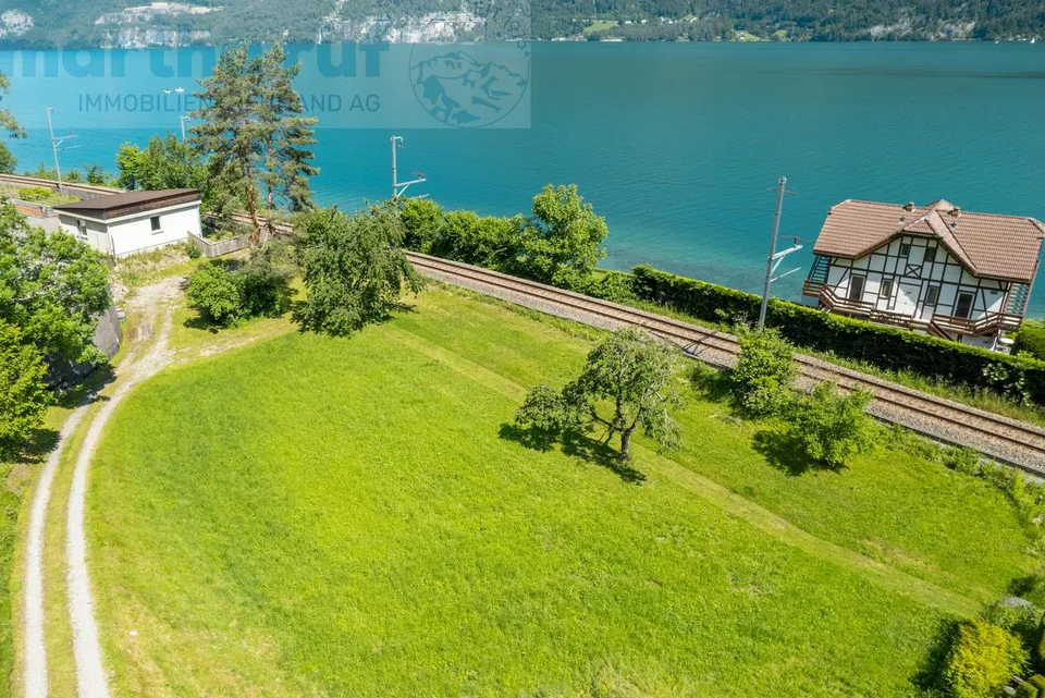 Baulandparzelle mit Zugang zum See