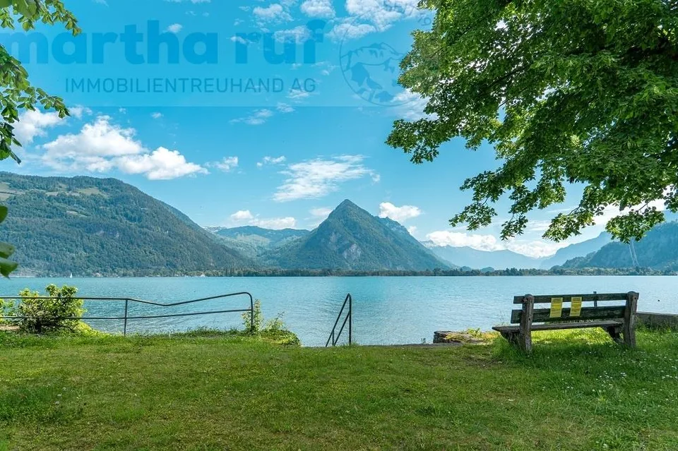 Baulandparzelle mit Zugang zum See
