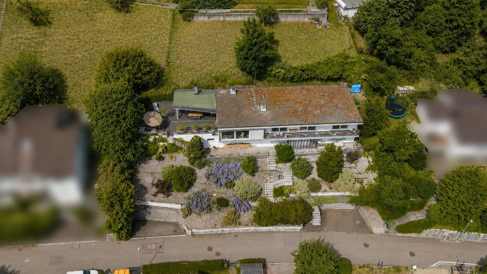 Exklusives 5.5-Zimmer-Einfamilienhaus mit atemberaubender Fernsicht – foto 15 di 19