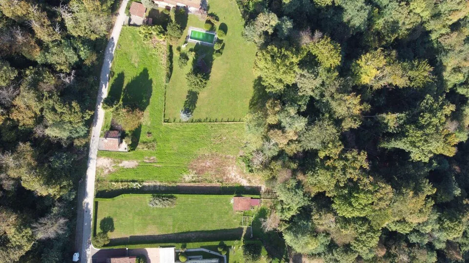 Terreno edificabile in pianura in location immersa nella natura