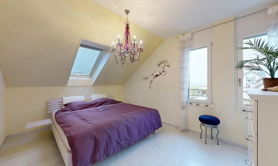 Dachwohnung mit Charme und Aussicht auf den Belpberg