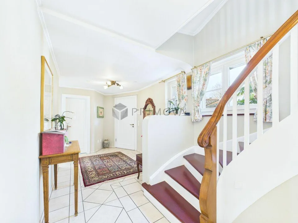 Landhausvilla mit Stil, Charakter und aussergewöhnlicher Baulandres...