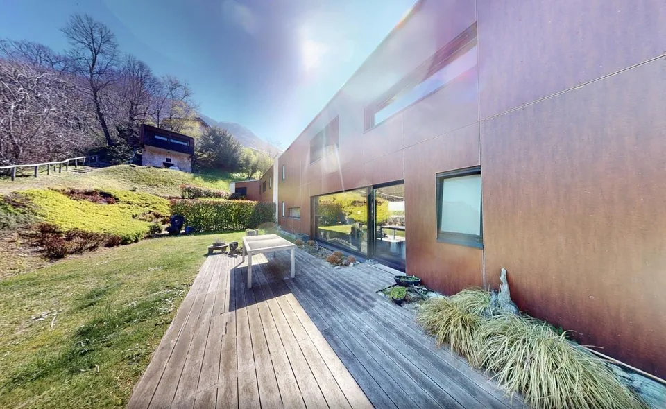 Moderne Garten-Oase – Stilvolles Wohnen nahe Lugano