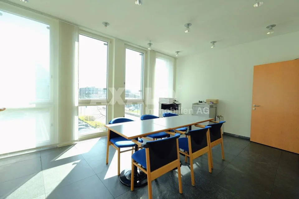 Attraktives Büro- und Dienstleistungsgebäude in Vaduz – Foto 8 von 13
