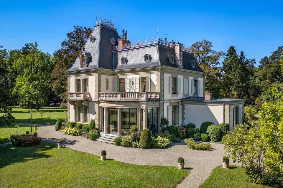 Exceptionnel Château du 19ème siècle et domaine de 9,5 hectares
