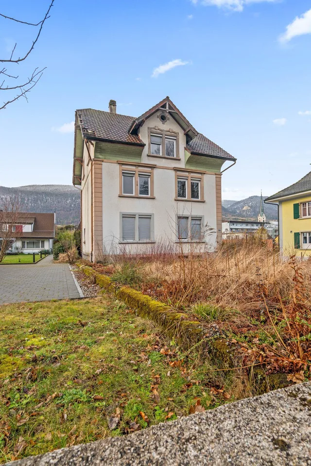 FREISTEHENDES HAUS IN RUHIGER LAGE MIT POTENZIAL
