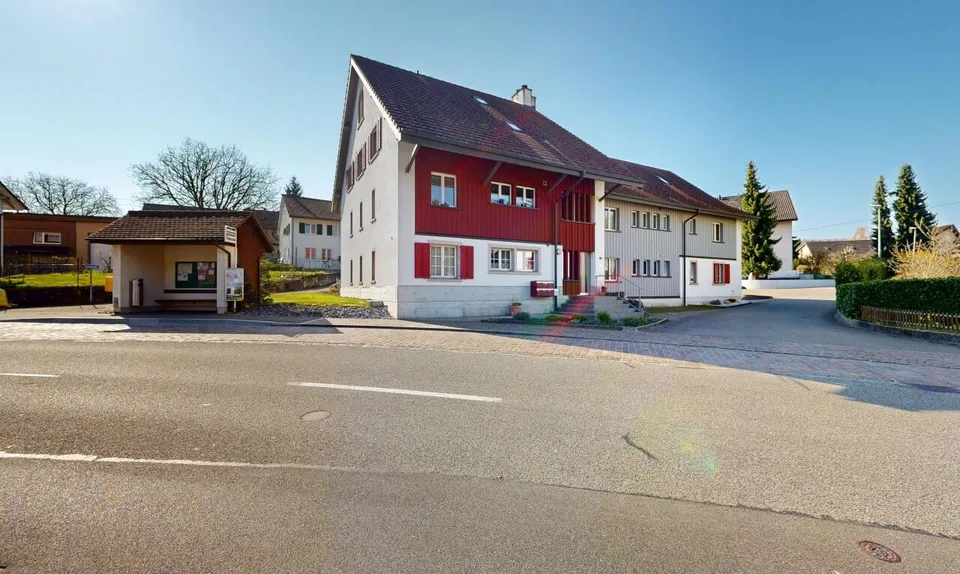 Maisonette attica elegante di 4,5 stanze con charme e comfort