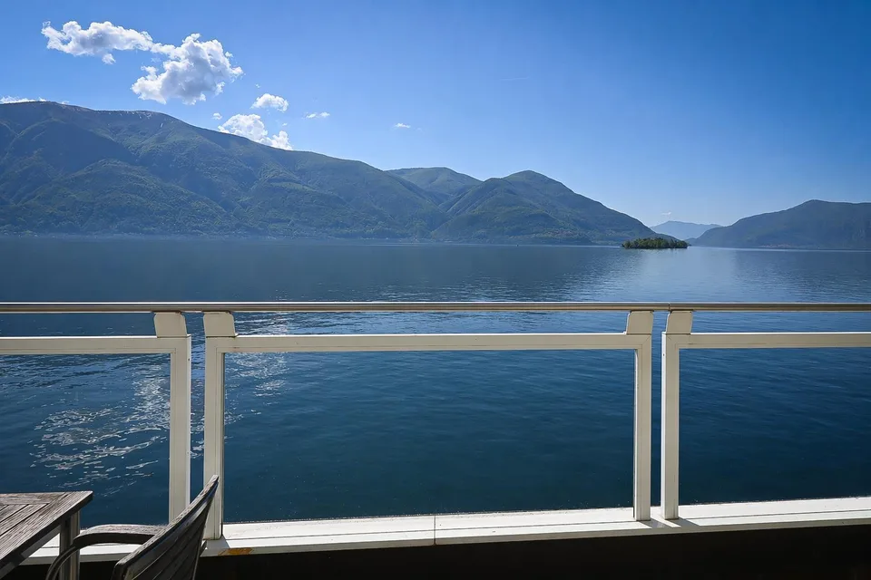 Appartamento di 4 1/2 locali esclusivo direttamente sul lago