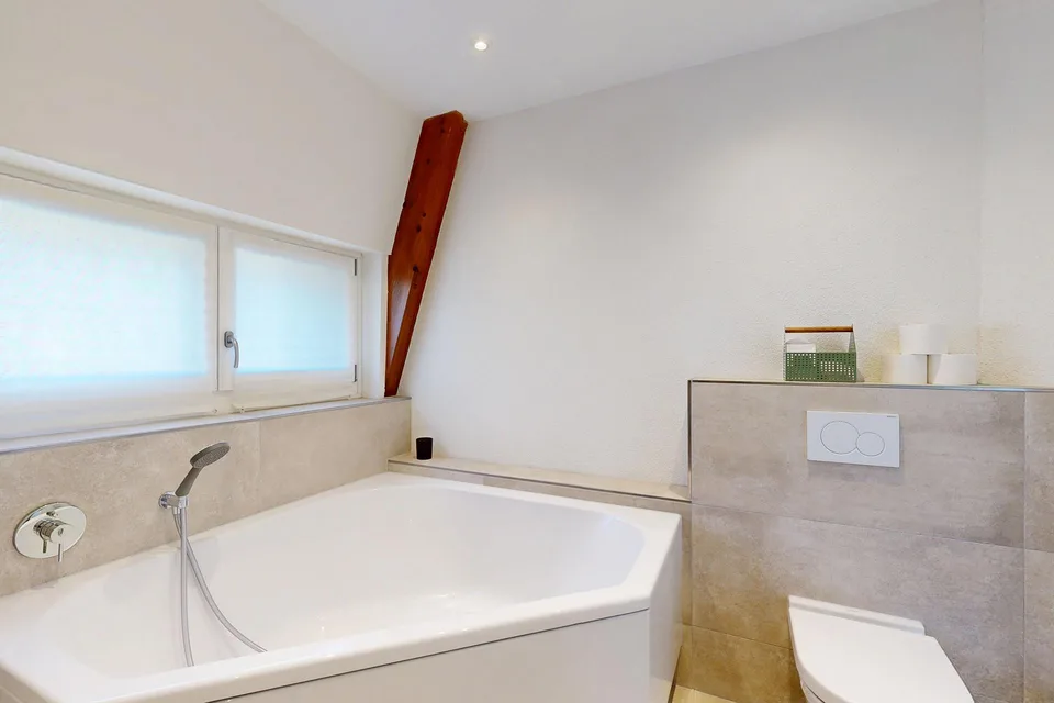Einfamilienhaus mit Pool und exklusivem Wohnkomfort