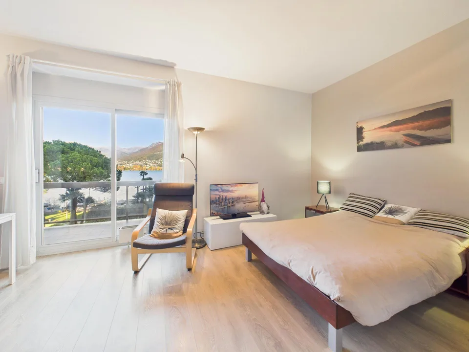 Elegantes, renoviertes Studio mit Seeblick in Paradiso