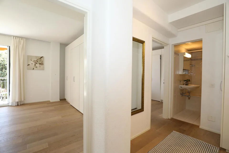 Charmante 2.5-Zimmer-Eigentumswohnung mit kleinem Balkon – photo 10 sur 16