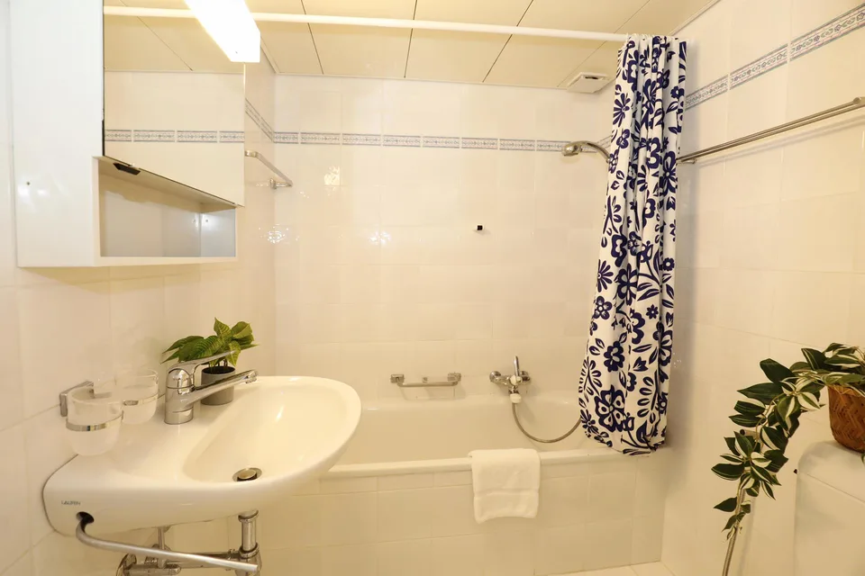 Charmante 2.5-Zimmer-Eigentumswohnung mit kleinem Balkon – photo 13 sur 16