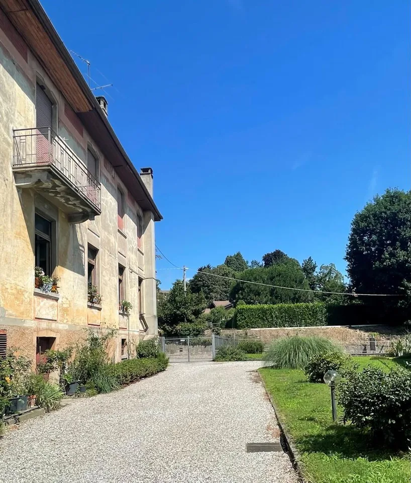 Rodero (Italia): si vende stabile di 2 piani