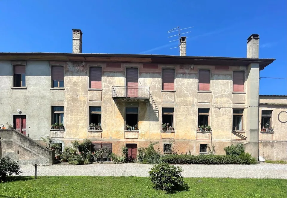 Rodero (Italia): si vende stabile di 2 piani
