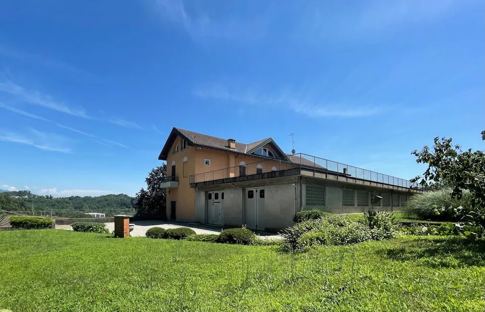 Rodero (I) - Si vende casa con due appartamenti e laboratorio