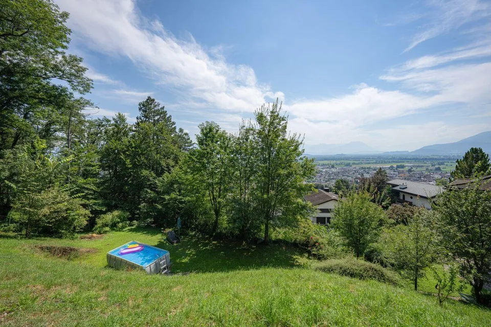 Baulandgrundstück mit attraktiver Aussicht