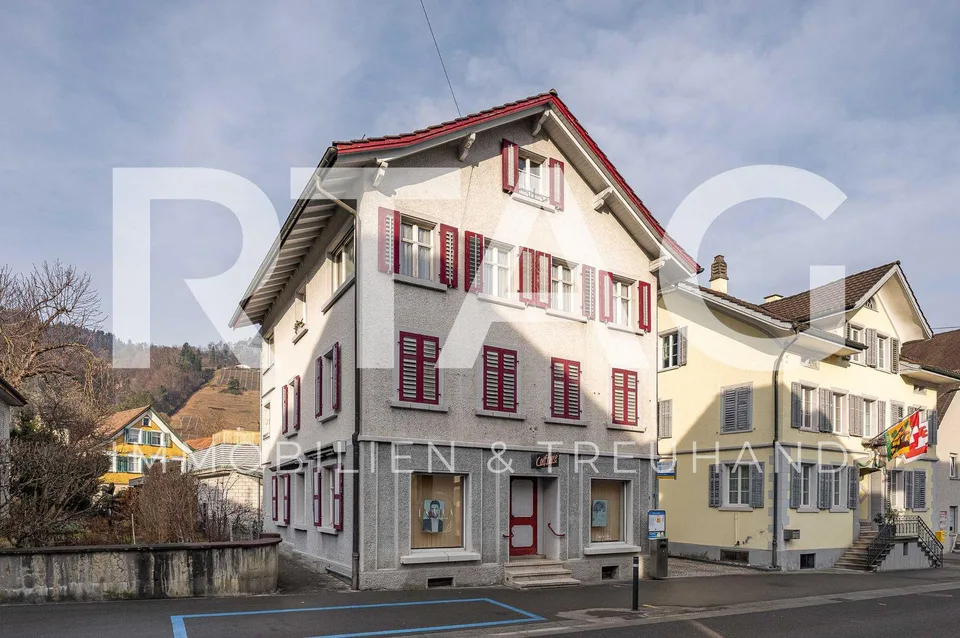 Wohn- und Geschäftshaus