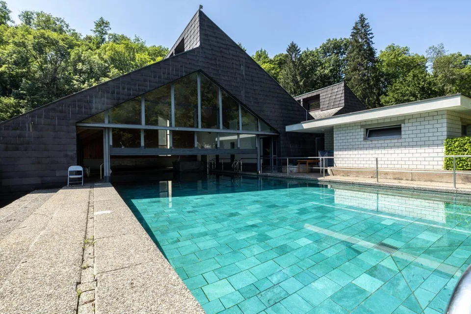 2 case plurifamiliari, 2 ristoranti, 1 piscina e ca. 25'100 m2 di t... – foto 8 di 9