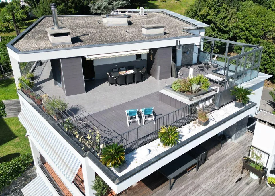 Attico di lusso di 4 ½ locali con terrazza di 200m2 e spettacolare ...