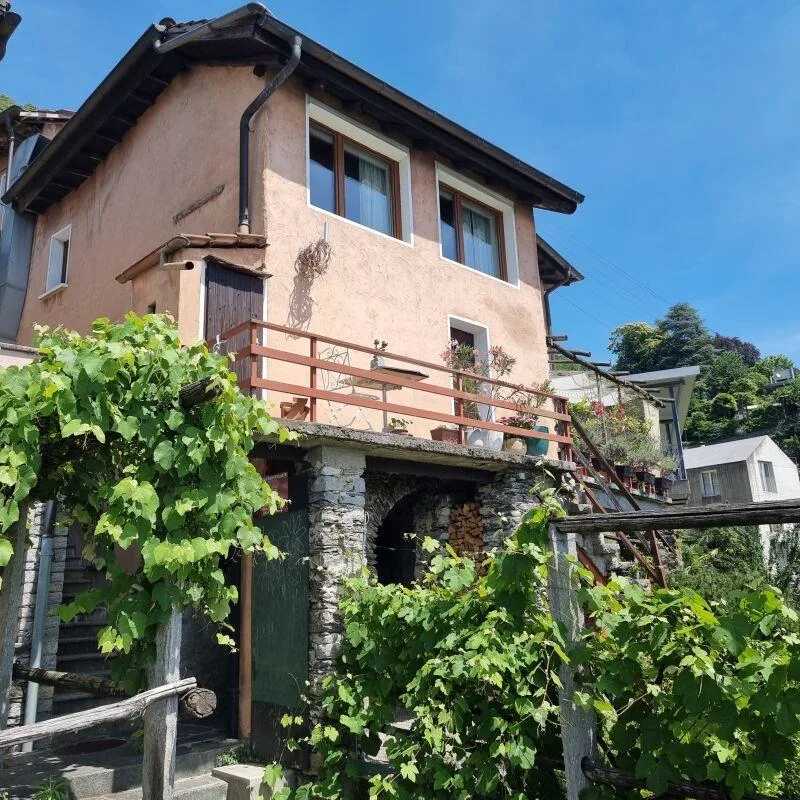 2 case di 4 1/2 locali , con giardino e magnifica vista Lago | Zwei...