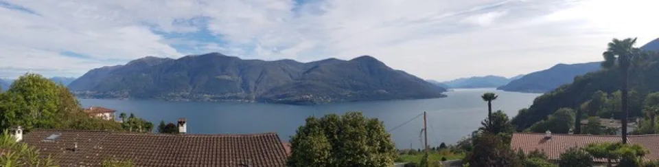 Rustico/stalla con giardino e due locali extra con bella vista lago...