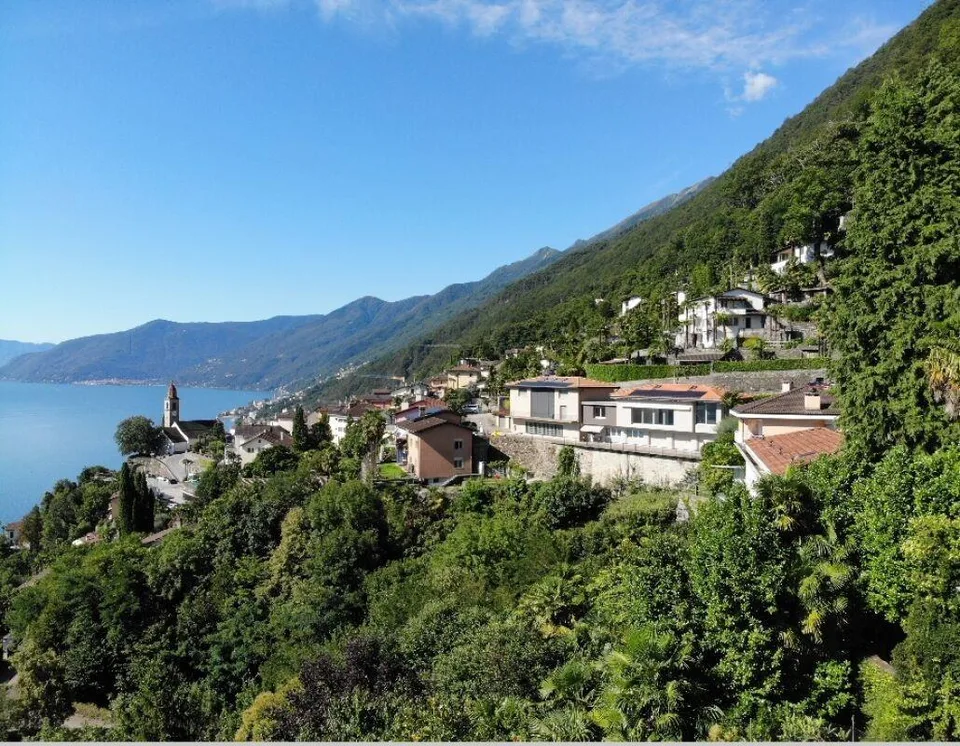 Deux maisons, un panorama : vivre entre lac et tranquillité