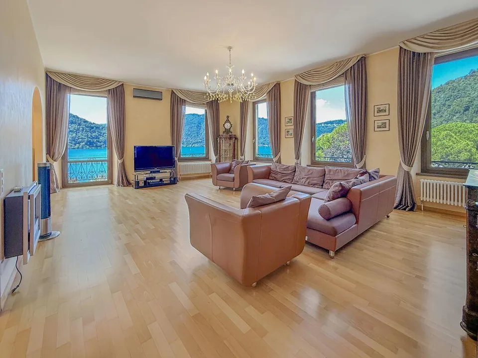 Luxuriöse 4,5-Zimmer-Wohnung mit herrlichem Seeblick | Appartamento...