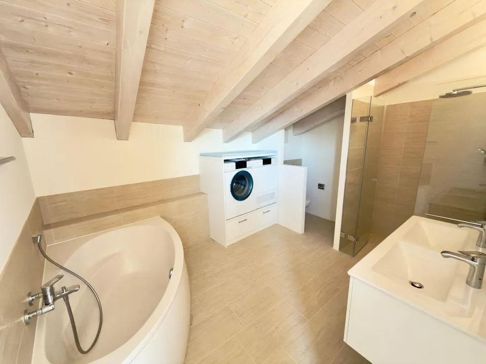 Res. Casa Gatti: Renovierte 2,5-Zimmer-Duplex-Wohnung im dritten St...