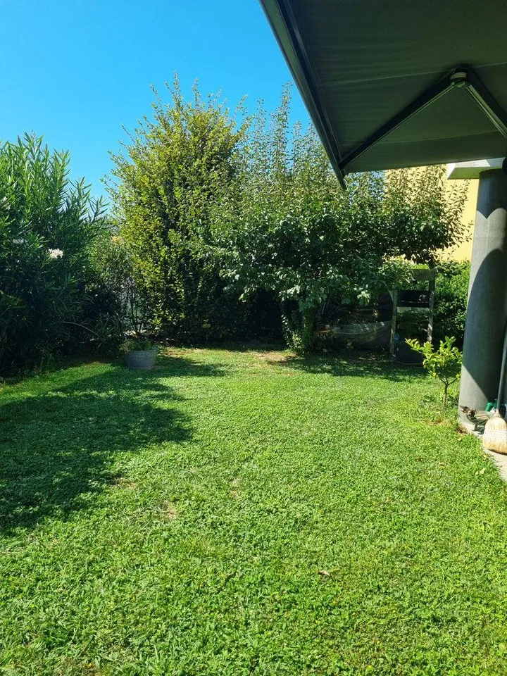 Appartamento 4.5 locali con giardino in via privata – Posizione cen...