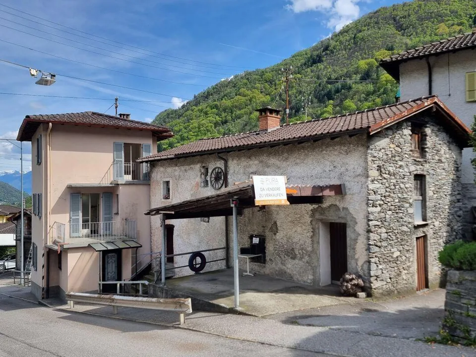 4,5-Zimmer-Haus + Rustico zum Renovieren, mit Garten und Parkplätze...