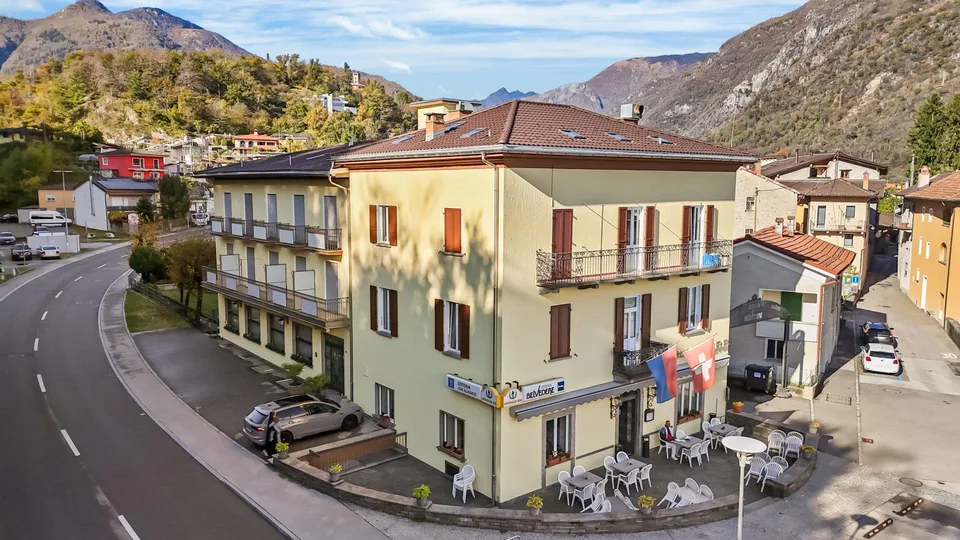 Storico albergo con ristorante, grotto e terreno edificabile – una ...