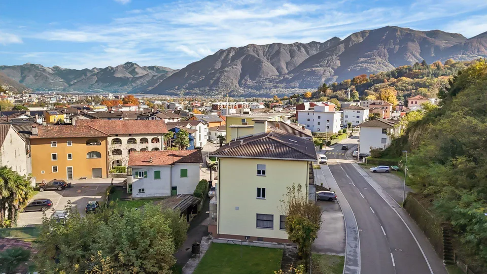 Storico albergo con ristorante, grotto e terreno edificabile – una ...