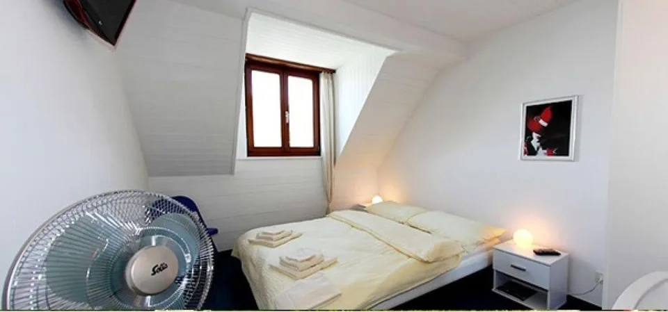 Albergo romantico al lago con spiaggia privata, ristorante e splend...