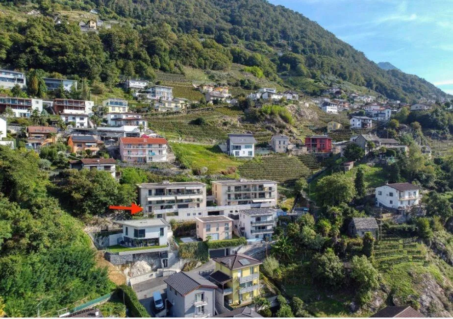 Appartamento 3½ locali, con giardino, vista aperta  e 2 posteggi. R...