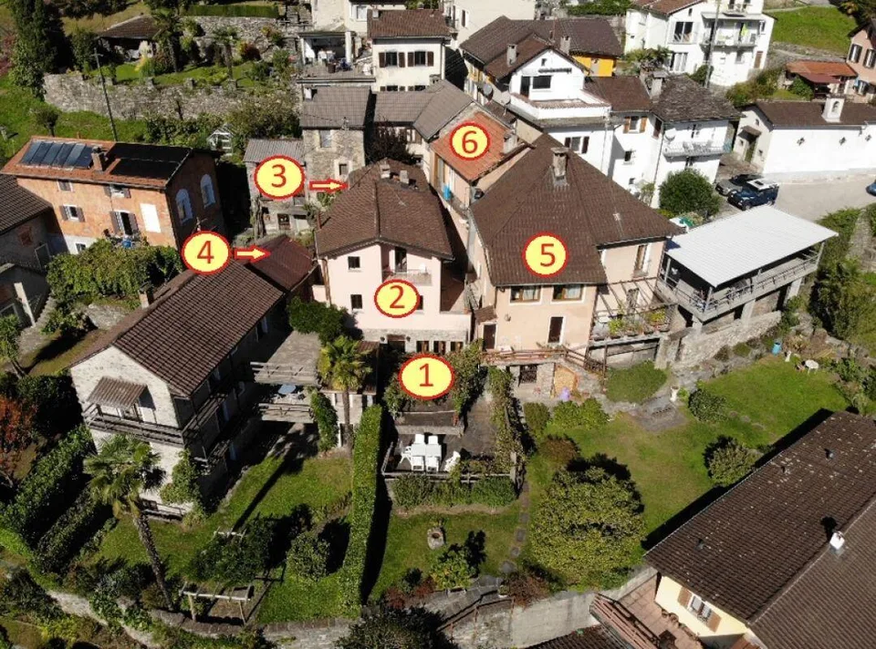 Proprietà plurifamiliare, con giardino, bellissima vista lago e pos...