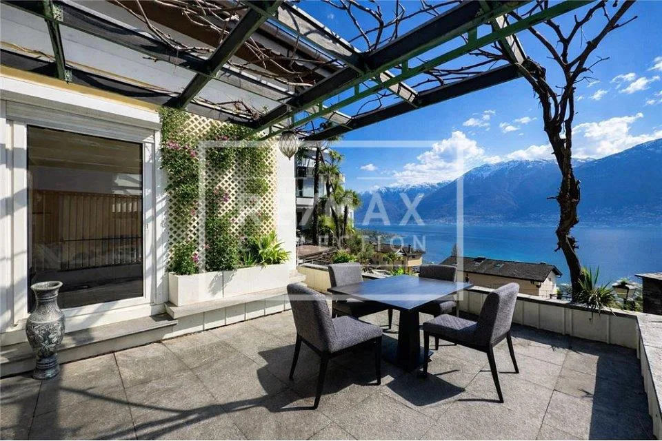 Affascinante Villetta con vista lago in posizione privilegiata ad A...